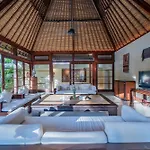 Villa Wibisana Beachside Luxury In Seminyak