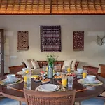 Villa Wibisana Beachside Luxury In Seminyak
