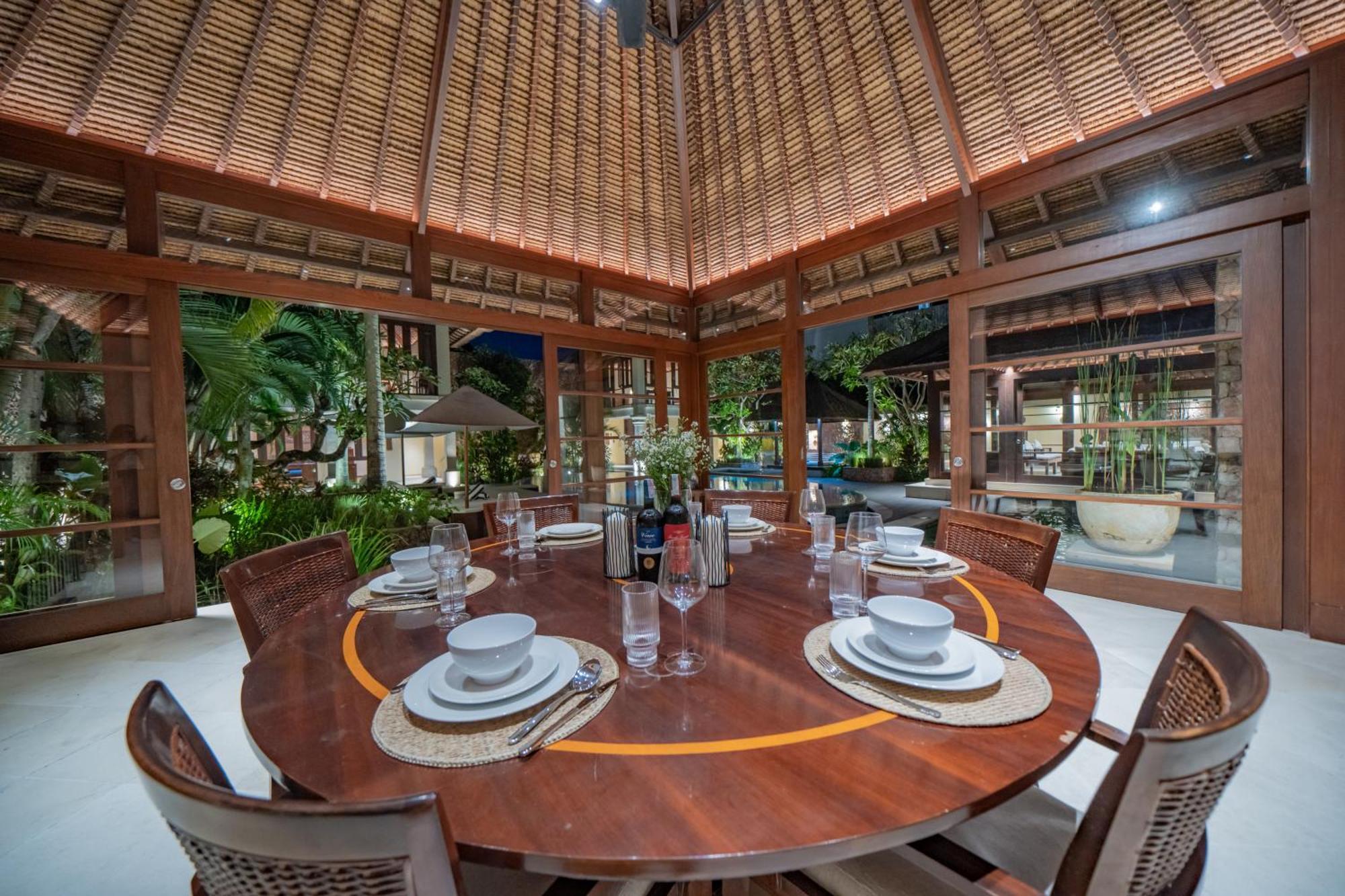Villa Wibisana Beachside Luxury In