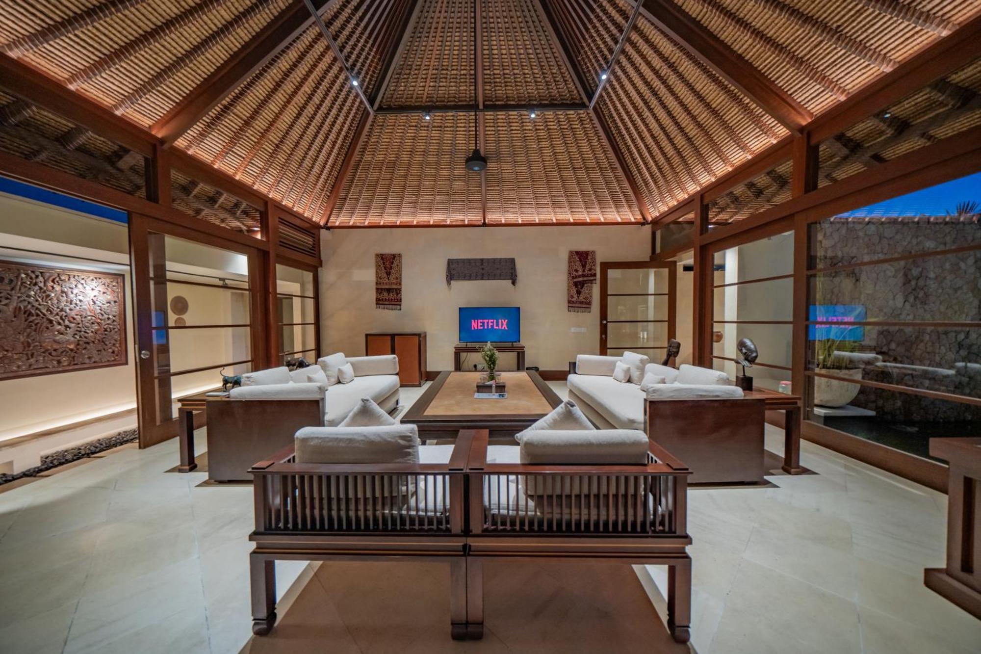 Villa Wibisana Beachside Luxury In Seminyak (Bali)